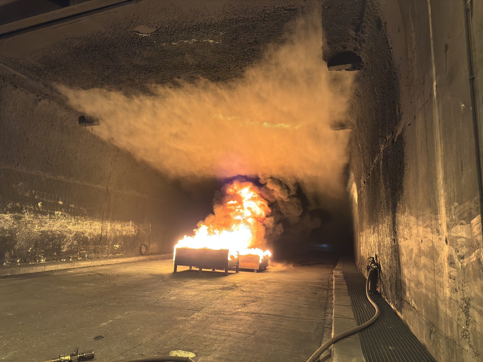 Brandtest im 600 Meter langen Testtunnel in San Pedro de Anes in Spanien.