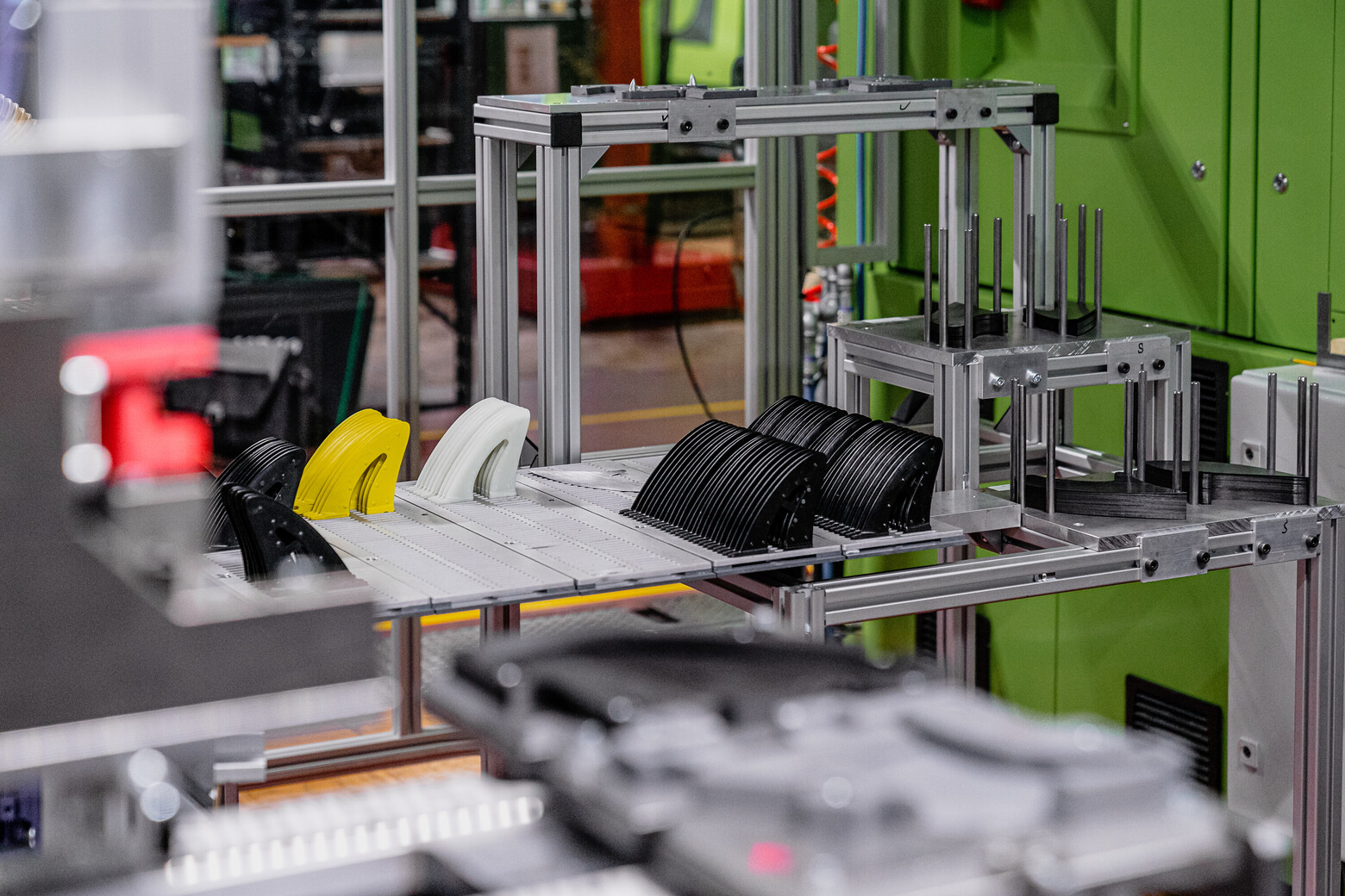 In der Produktion des Rheintaler Unternehmens Svismold werden vor allem Surffinnen hergestellt.