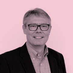 Prof. Dr. Guido Schuster ist Leiter des ICAI Interdisciplinary Center for Artificial Intelligence an der OST.