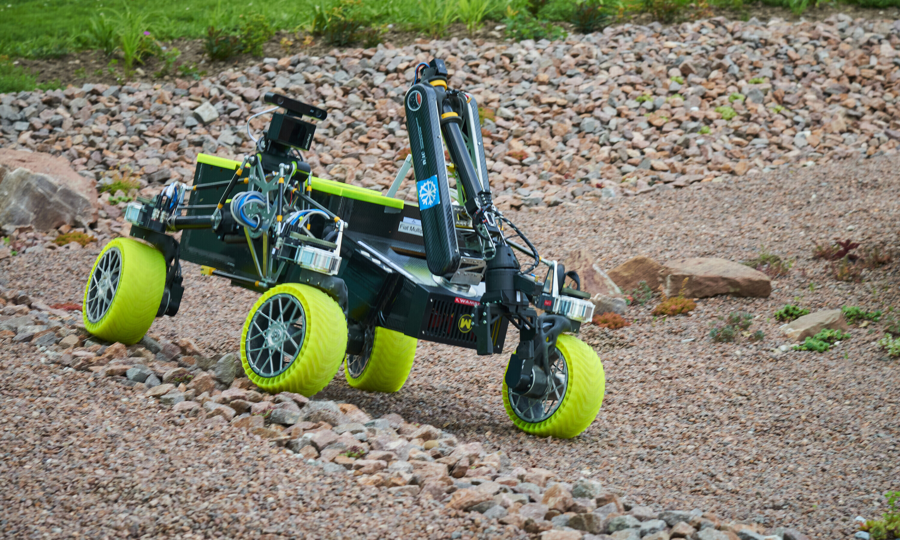Mit kleinen Robotikmaschinen kann man den Campus als Rennstrecke nutzen.