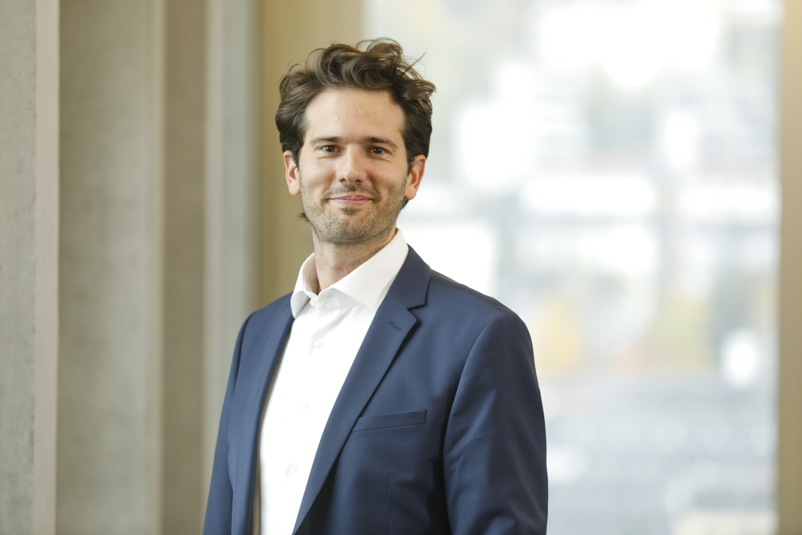 Im Porträt: Dr. Michael Gino Kraft, Dozent und Leiter des CAS Nachhaltigkeitsmanagement am IOL Institut für Organisation und Leadership der OST.