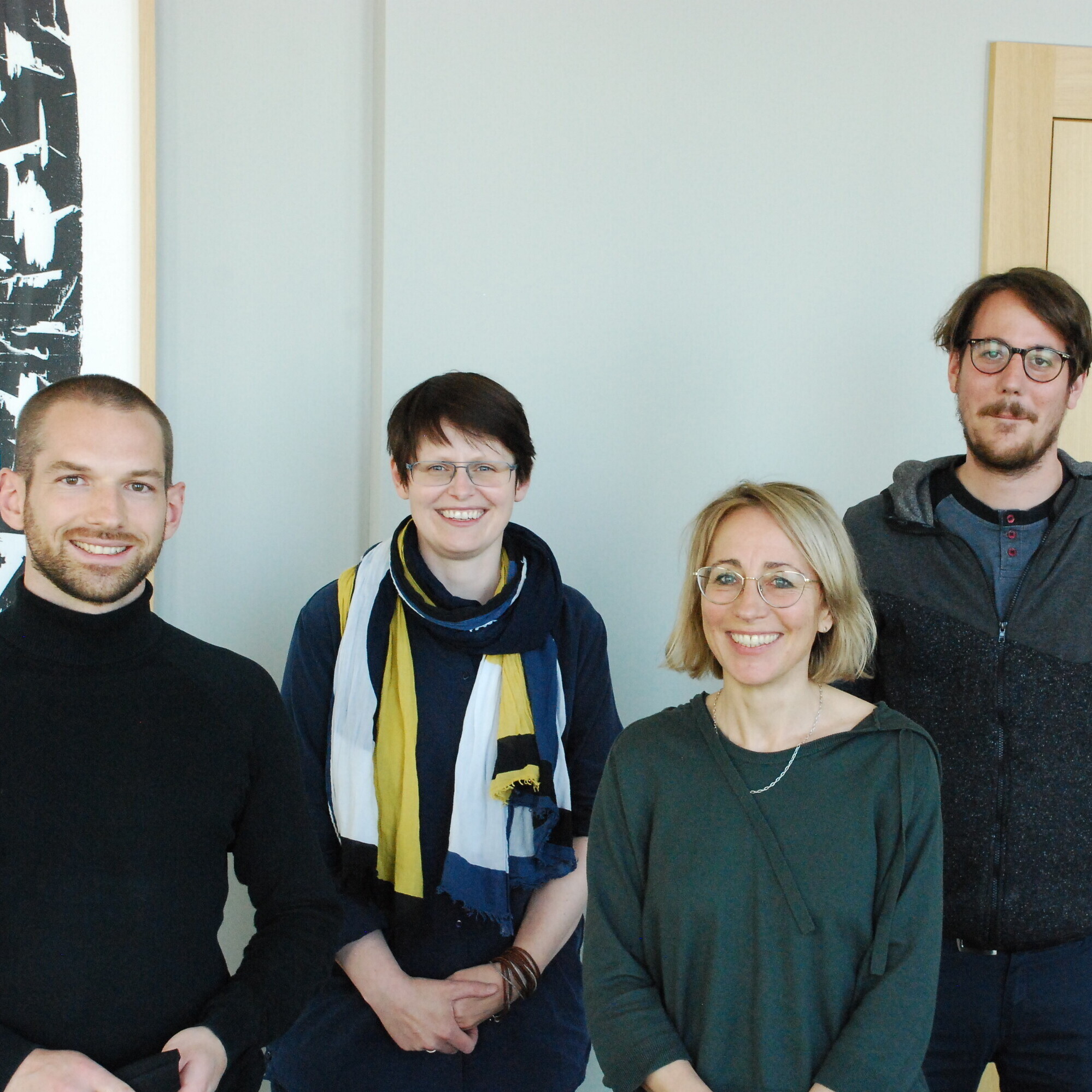 Auf dem Bild sind die vier Personen zu sehen, die die Studie durchgeführt haben: Tobias Kindler, Mandy Falkenreck, Bettina Brüschweiler und Gianluca Cavelti.