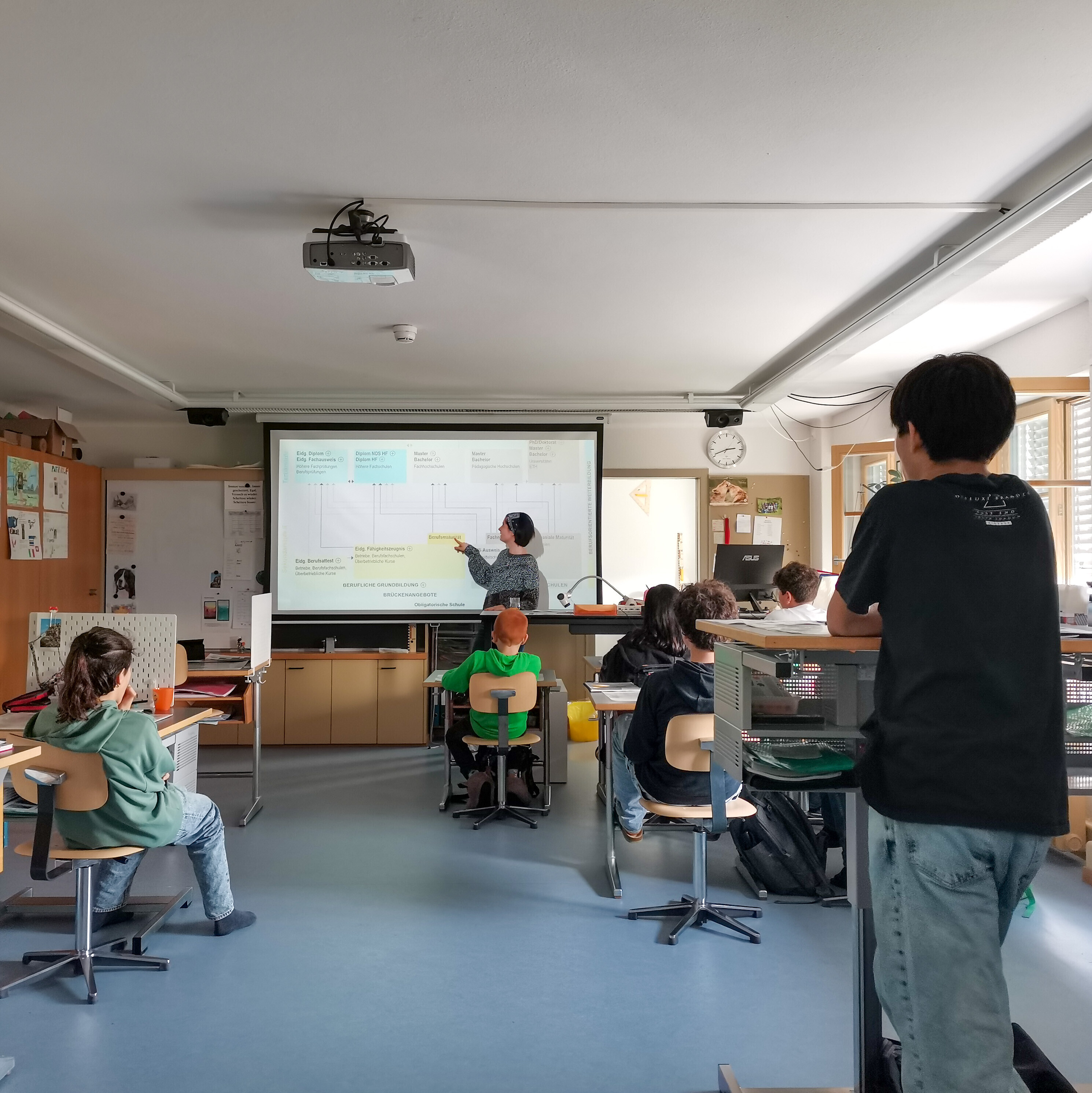 Pflege-Studentin Janine Hasler arbeitete im Rahmen des Moduls «Blickwechsel» in der Sonderschule Bad Sonder.