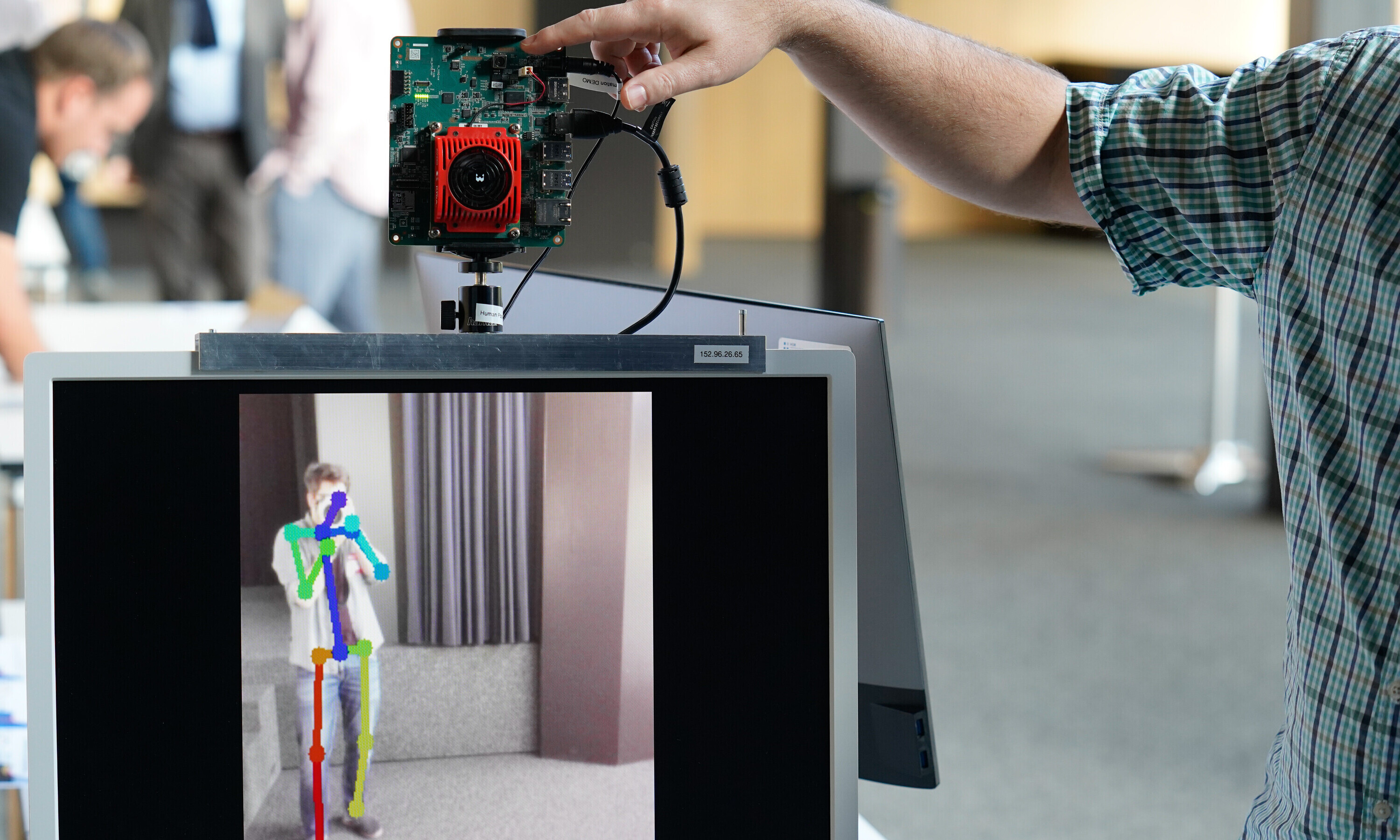 Mithilfe dieses Programms scannt die KI den Körper und schätzt die Masse.