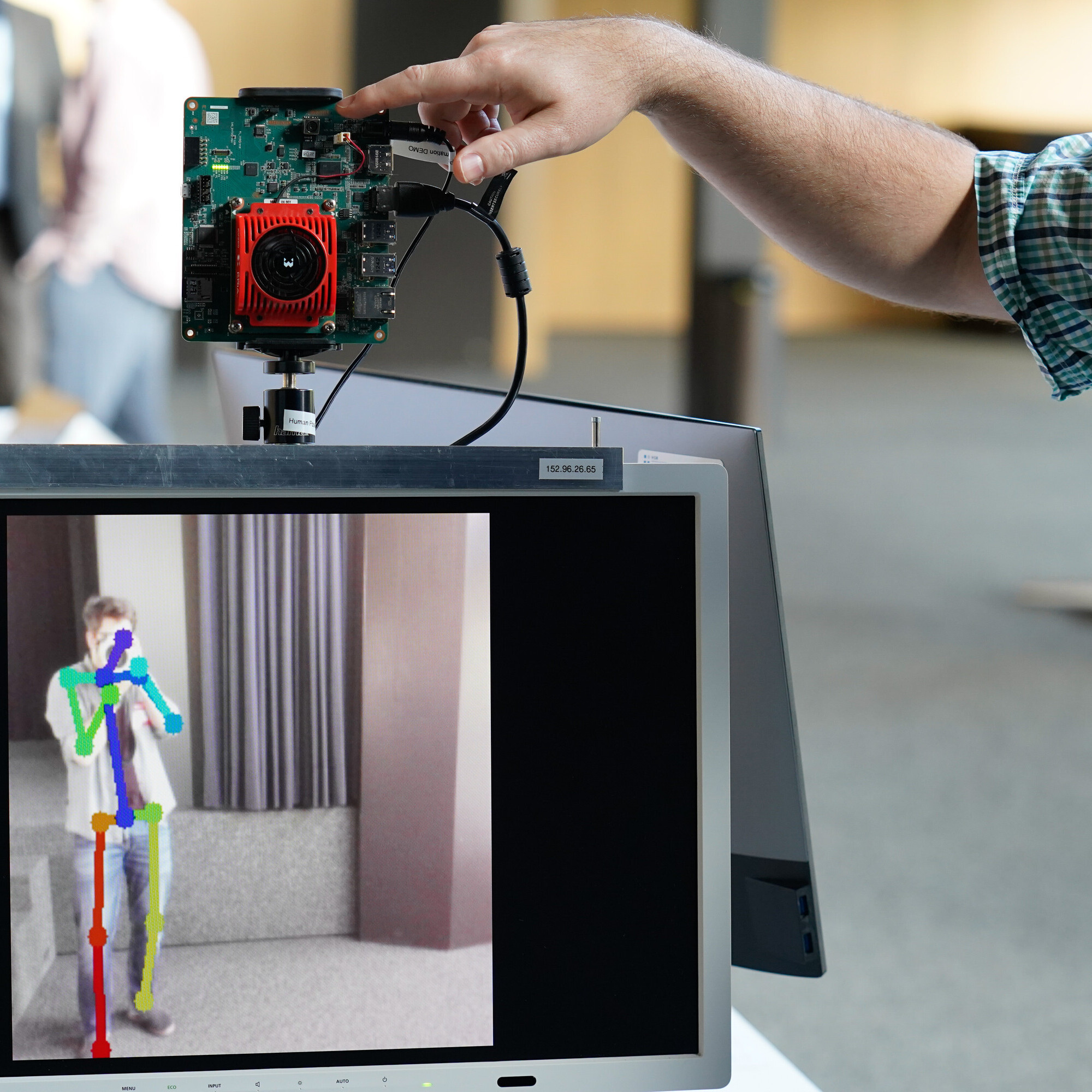 Mithilfe dieses Programms scannt die KI den Körper und schätzt die Masse.