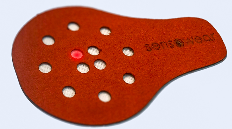 Diese kleinen roten Sensoren sorgen dafür, dass die Daten vom Drucker zur Auswertung geliefert werden.