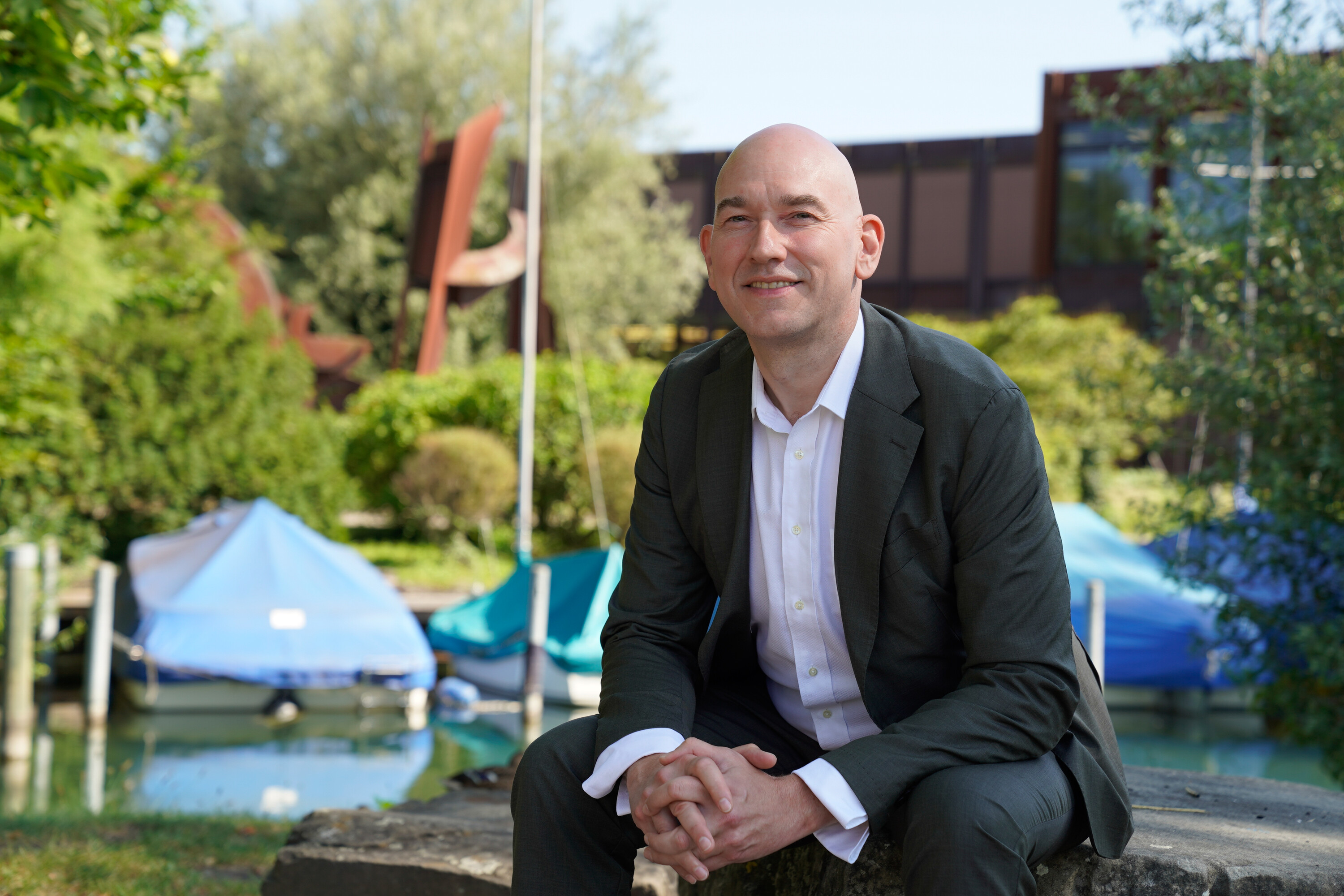 Prof. Laurent Metzger am Campus Rapperswil-Jona.