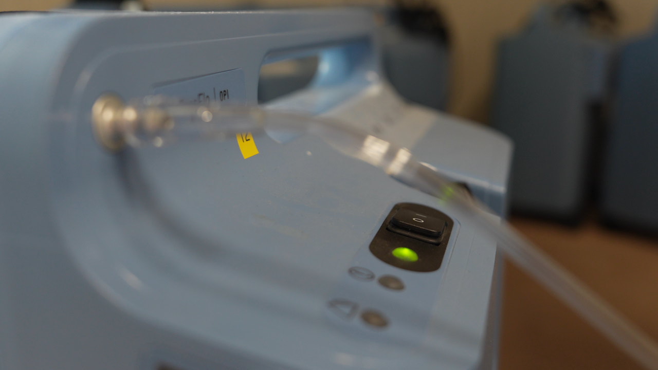 Weder Therapeutinnen und Therapeuten noch Patientinnen und Patienten wissen, wer Sauerstoff erhält und wer normale Raumluft